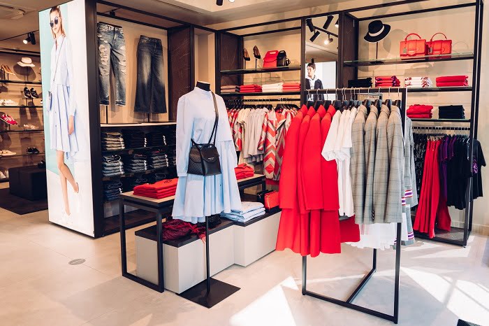 Armani opens first outlet store in Essex | Retail Bulletin