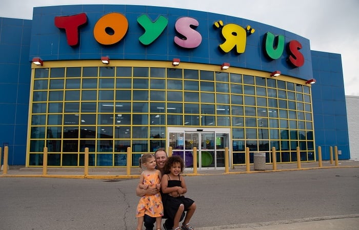 HMV owner to purchase Toys’R’Us and Babies’R’Us in Canada