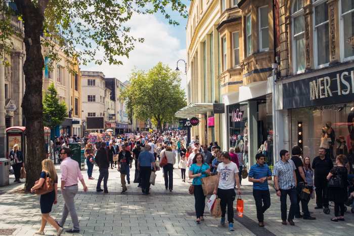 Boosting UK Retail: Attracting franchise models for economic growth and entrepreneurship