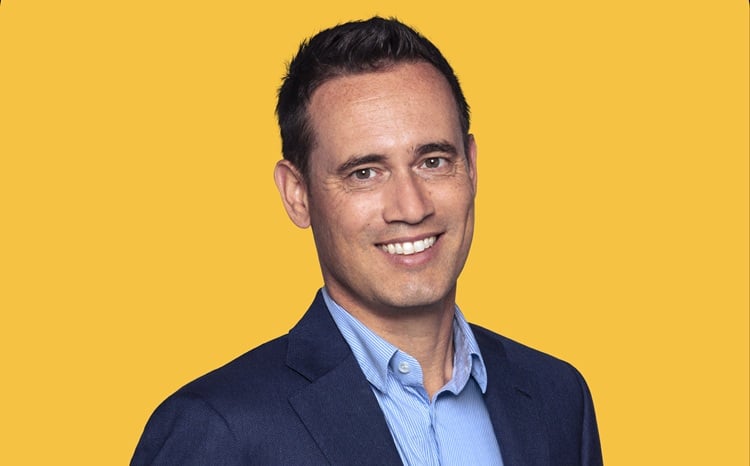 Just Eat chief executive steps down